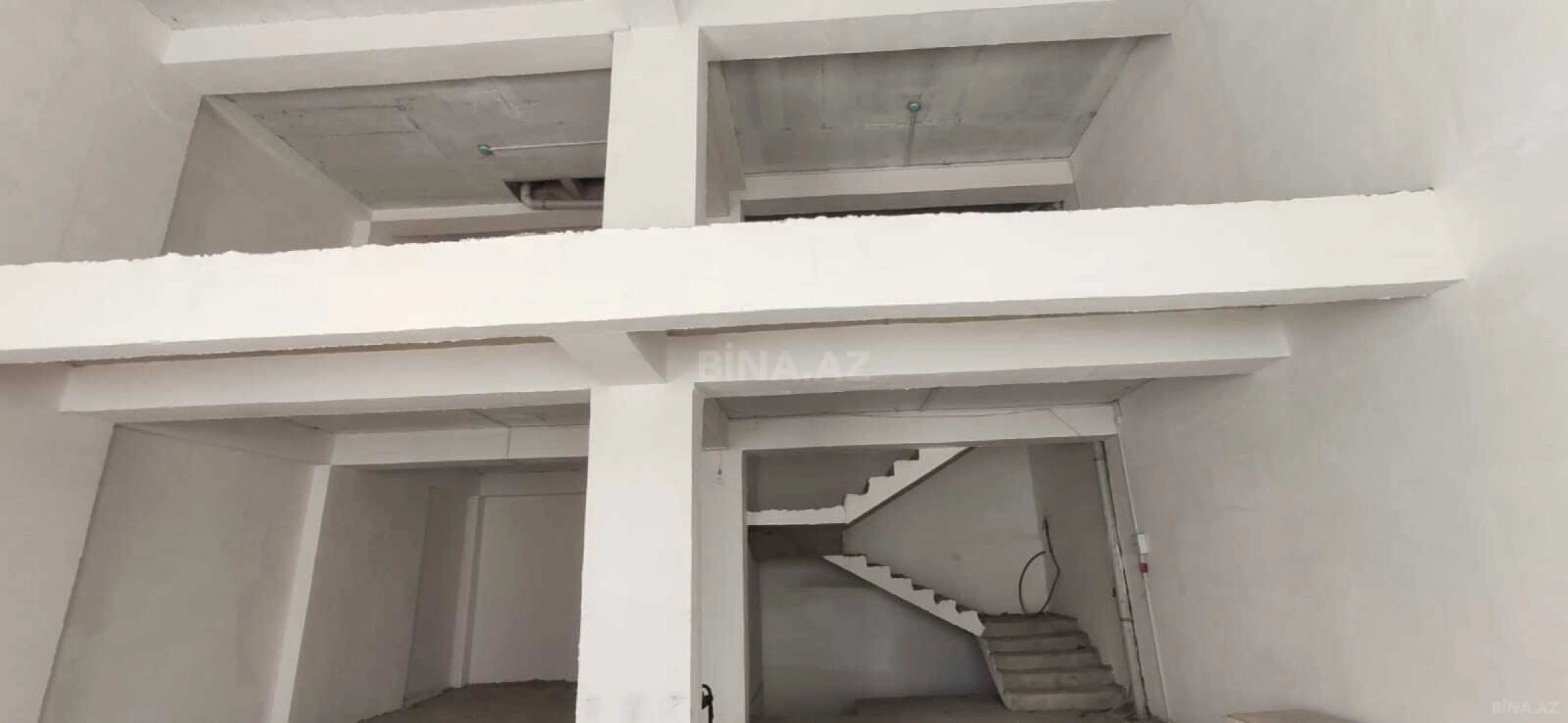 Satılır obyekt 160 m²