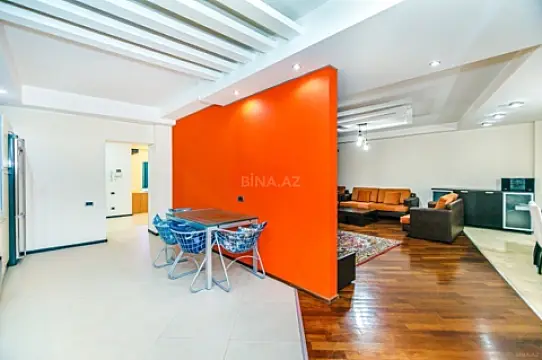 Kirayə verilir 3 otaqlı mənzil 175 m²