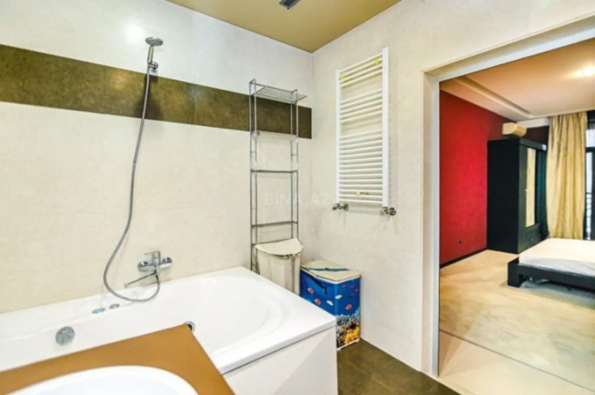 Kirayə verilir 3 otaqlı mənzil 175 m²