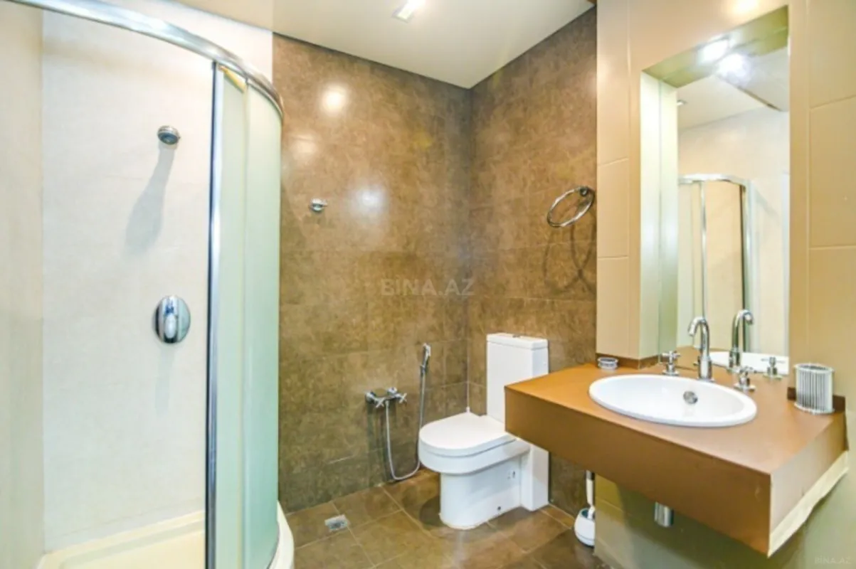 Kirayə verilir 3 otaqlı mənzil 175 m²