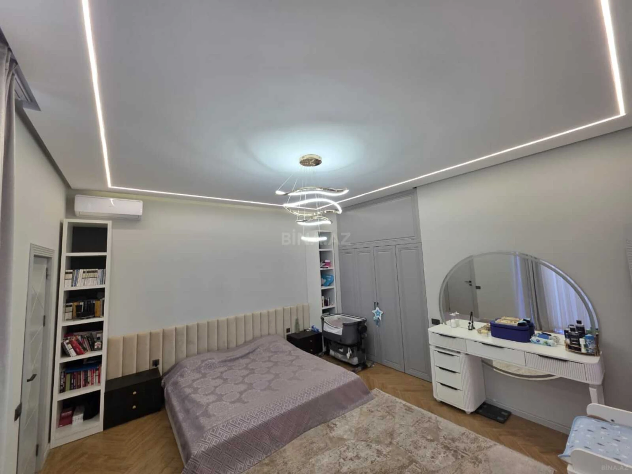 Satılır 8 otaqlı həyət evi 400 m²