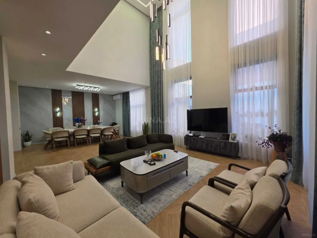 Satılır 8 otaqlı həyət evi 400 m²