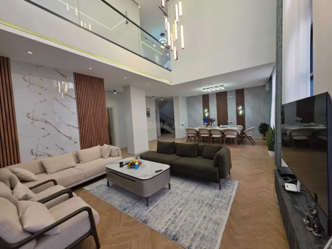 Satılır 8 otaqlı həyət evi 400 m²
