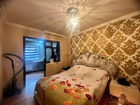 Satılır 5 otaqlı həyət evi 200 m²