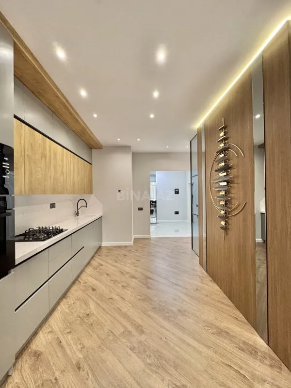 Satılır 3 otaqlı mənzil 118 m²