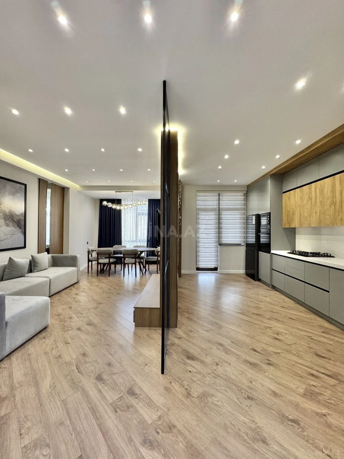 Satılır 3 otaqlı mənzil 118 m²