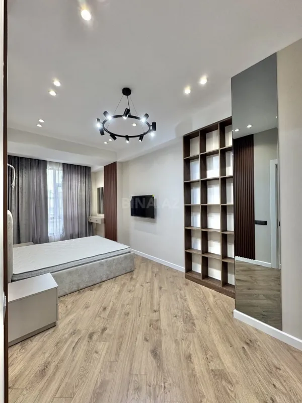 Satılır 3 otaqlı mənzil 118 m²