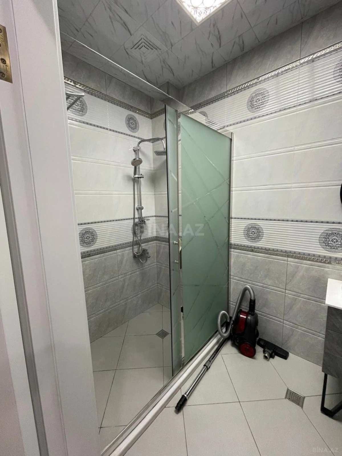 Kirayə verilir 3 otaqlı mənzil 120 m²