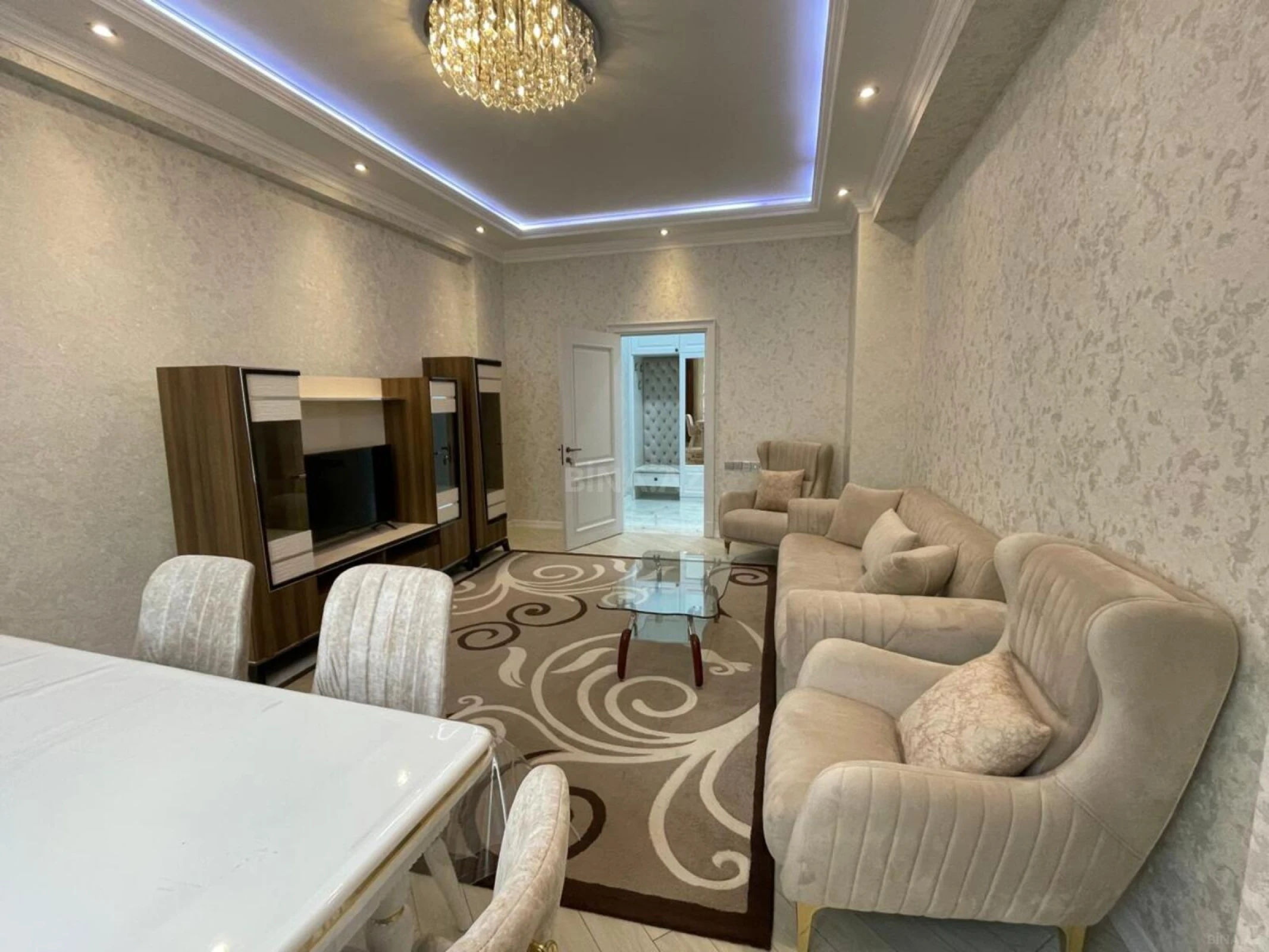 Kirayə verilir 3 otaqlı mənzil 120 m²