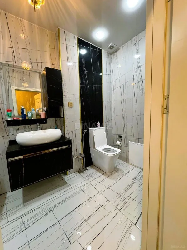 Satılır 4 otaqlı mənzil 360 m²