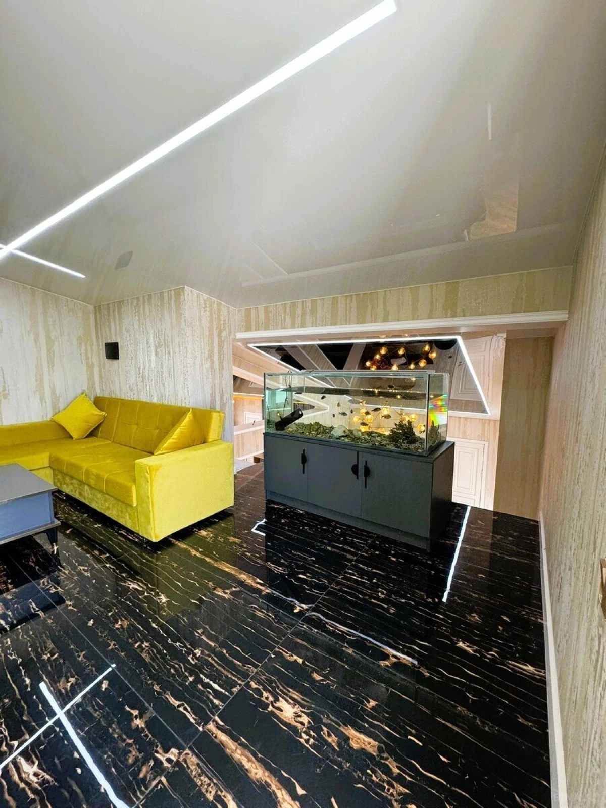 Satılır 4 otaqlı mənzil 360 m²