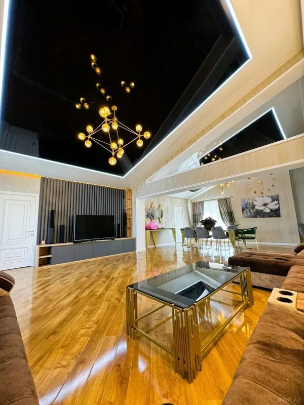 Satılır 4 otaqlı mənzil 360 m²