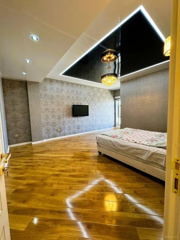 Satılır 4 otaqlı mənzil 360 m²