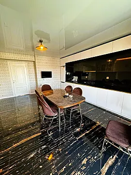 Satılır 4 otaqlı mənzil 360 m²