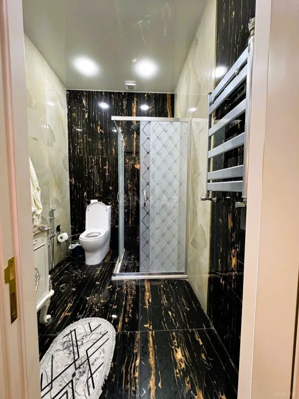 Satılır 4 otaqlı mənzil 360 m²