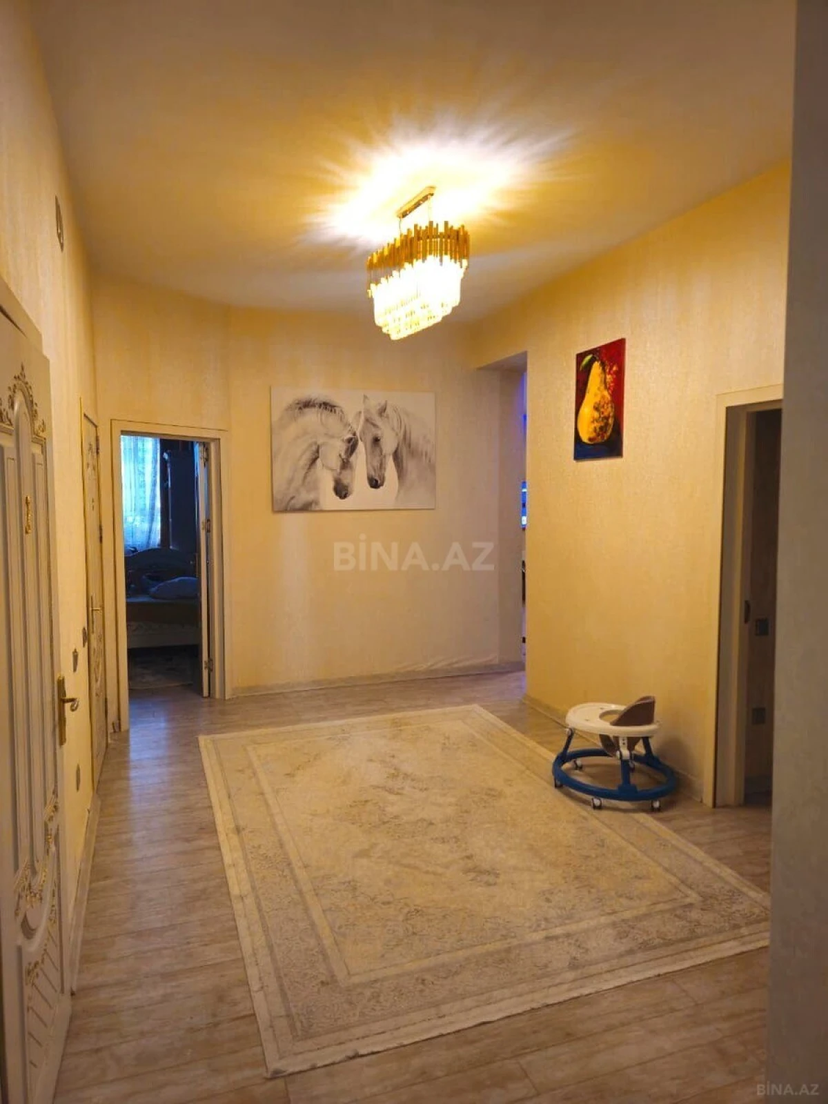Satılır 3 otaqlı mənzil 129 m²