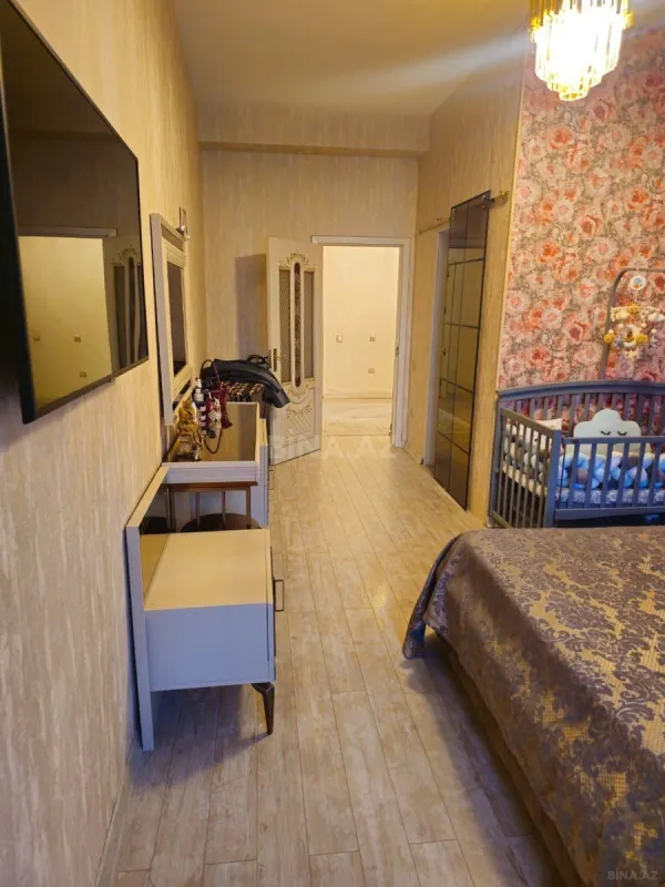 Satılır 3 otaqlı mənzil 129 m²