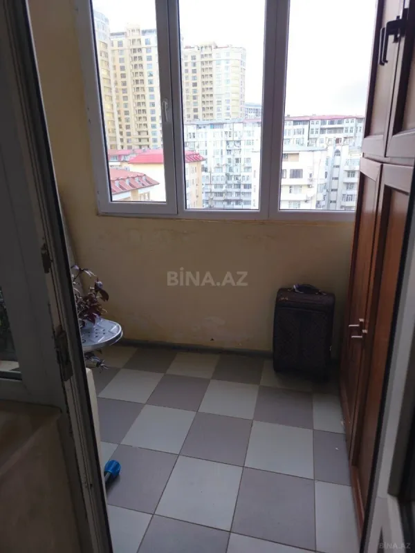 Satılır 3 otaqlı mənzil 129 m²