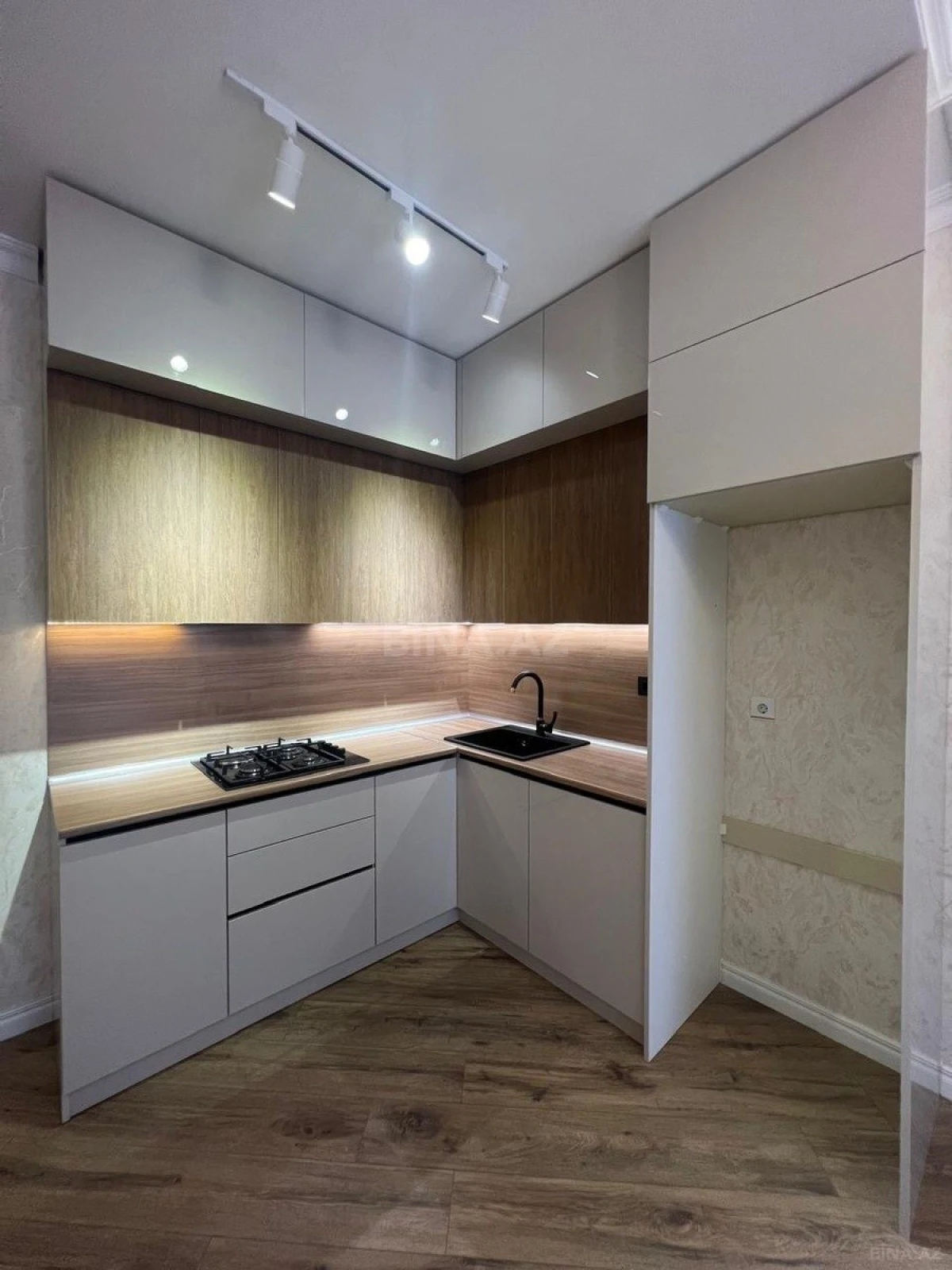 Satılır 3 otaqlı mənzil 97 m²