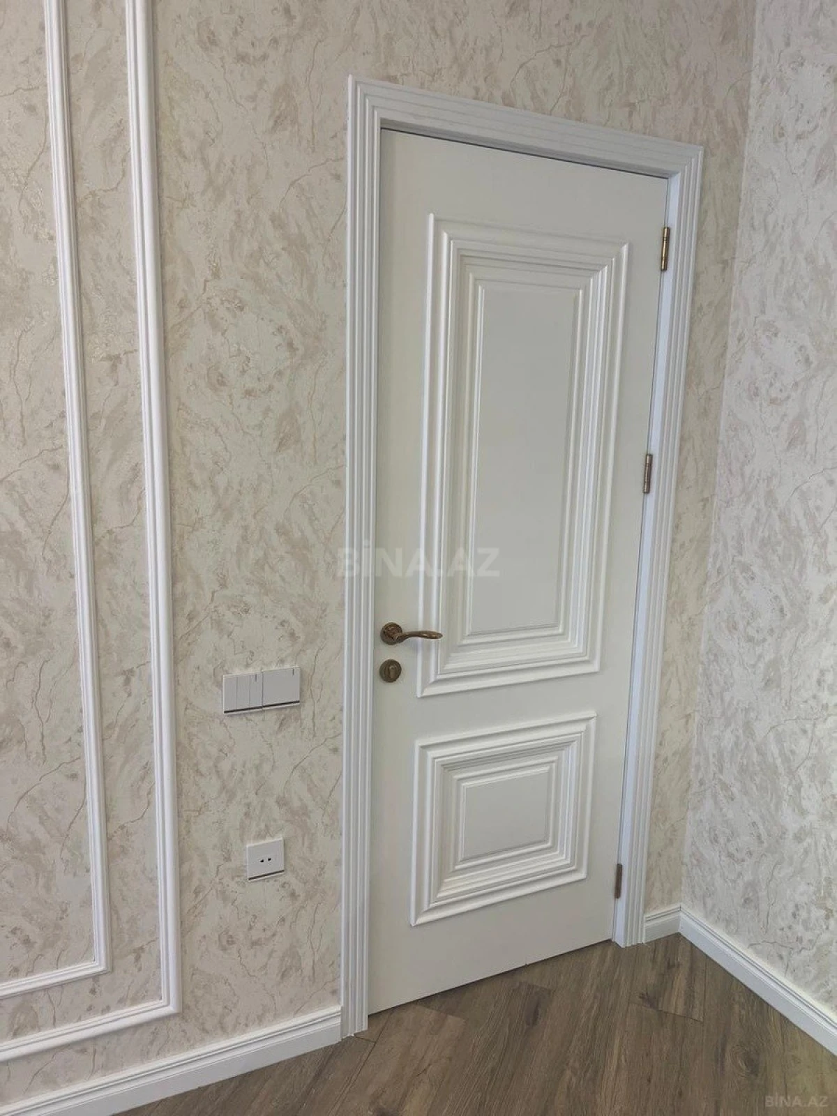 Satılır 3 otaqlı mənzil 97 m²