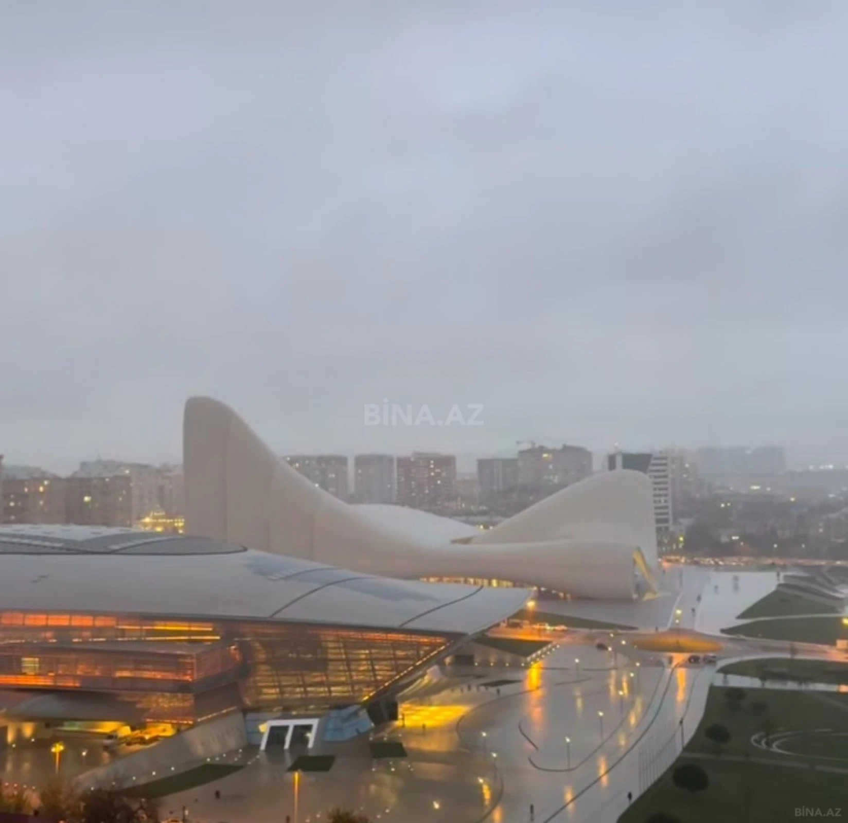 Satılır 3 otaqlı mənzil 97 m²