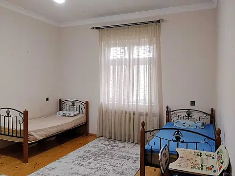 Satılır 4 otaqlı həyət evi 170 m²