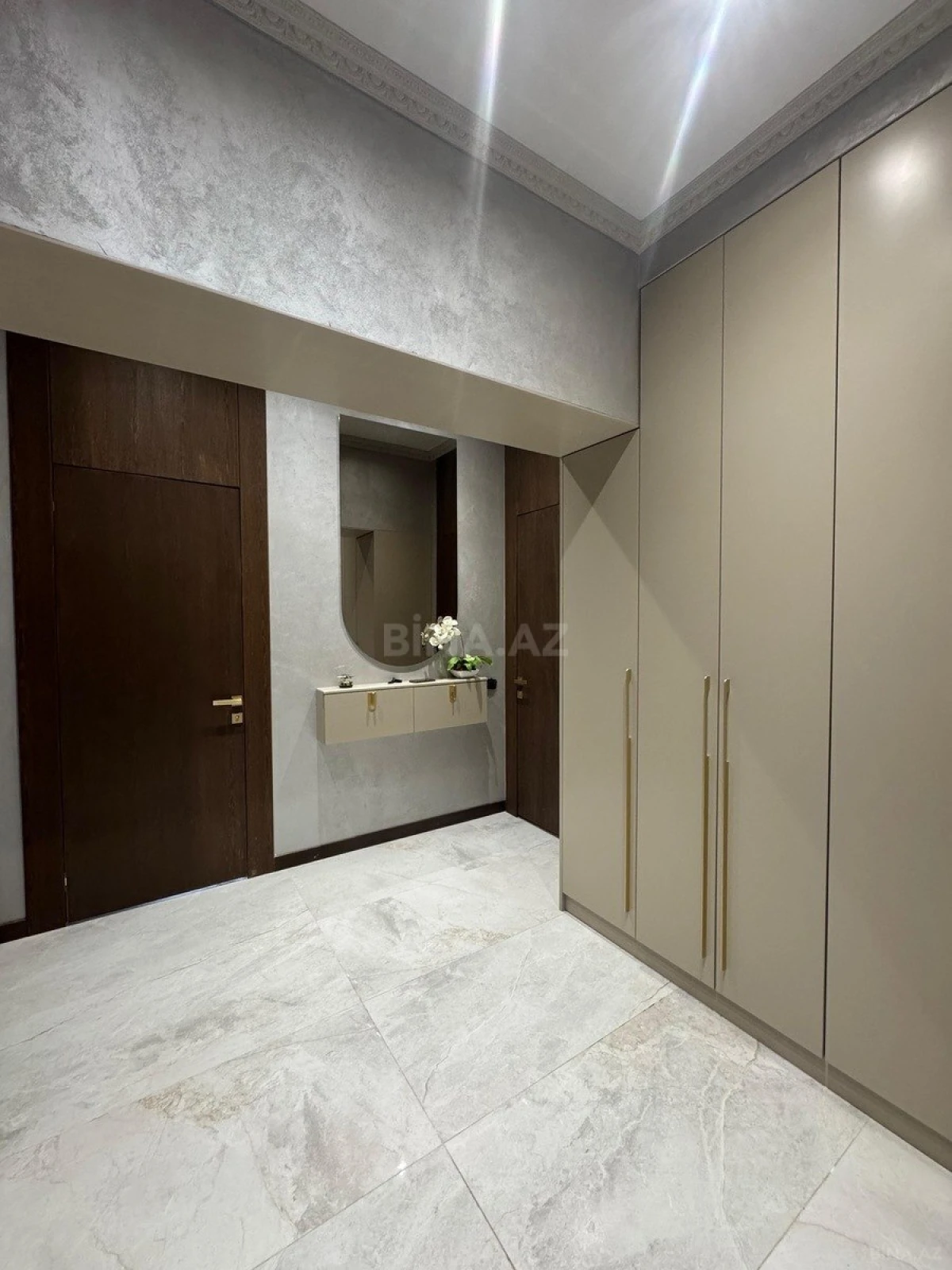 Satılır 3 otaqlı mənzil 91 m²