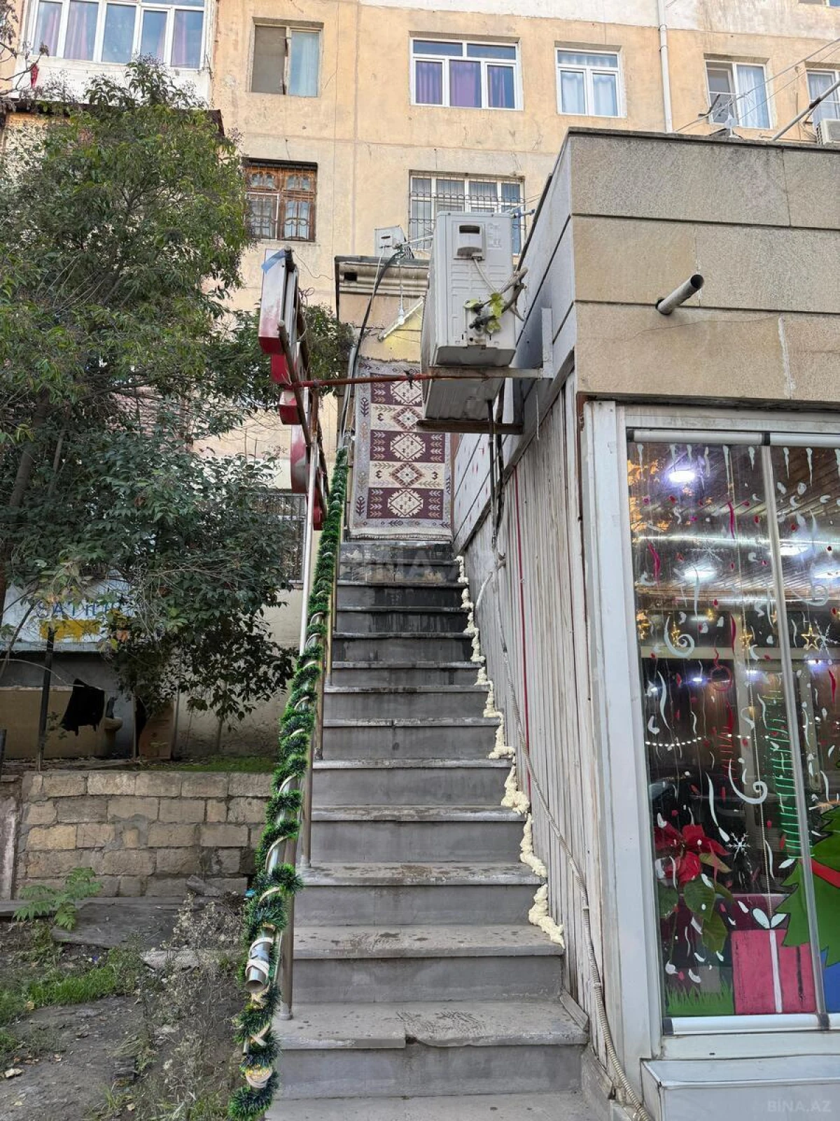 Satılır obyekt 450 m²