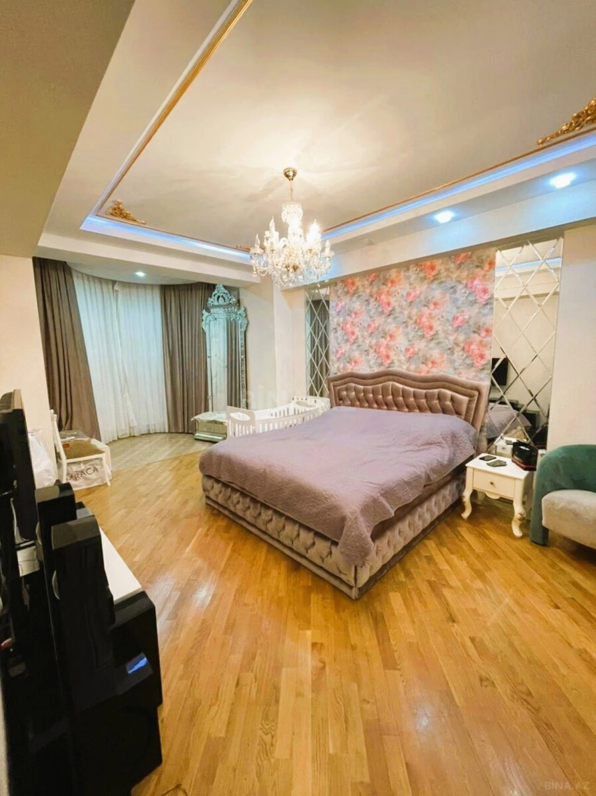 Satılır 3 otaqlı mənzil 105 m²