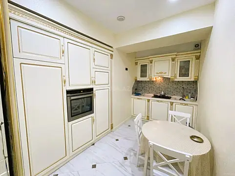 Satılır 3 otaqlı mənzil 105 m²