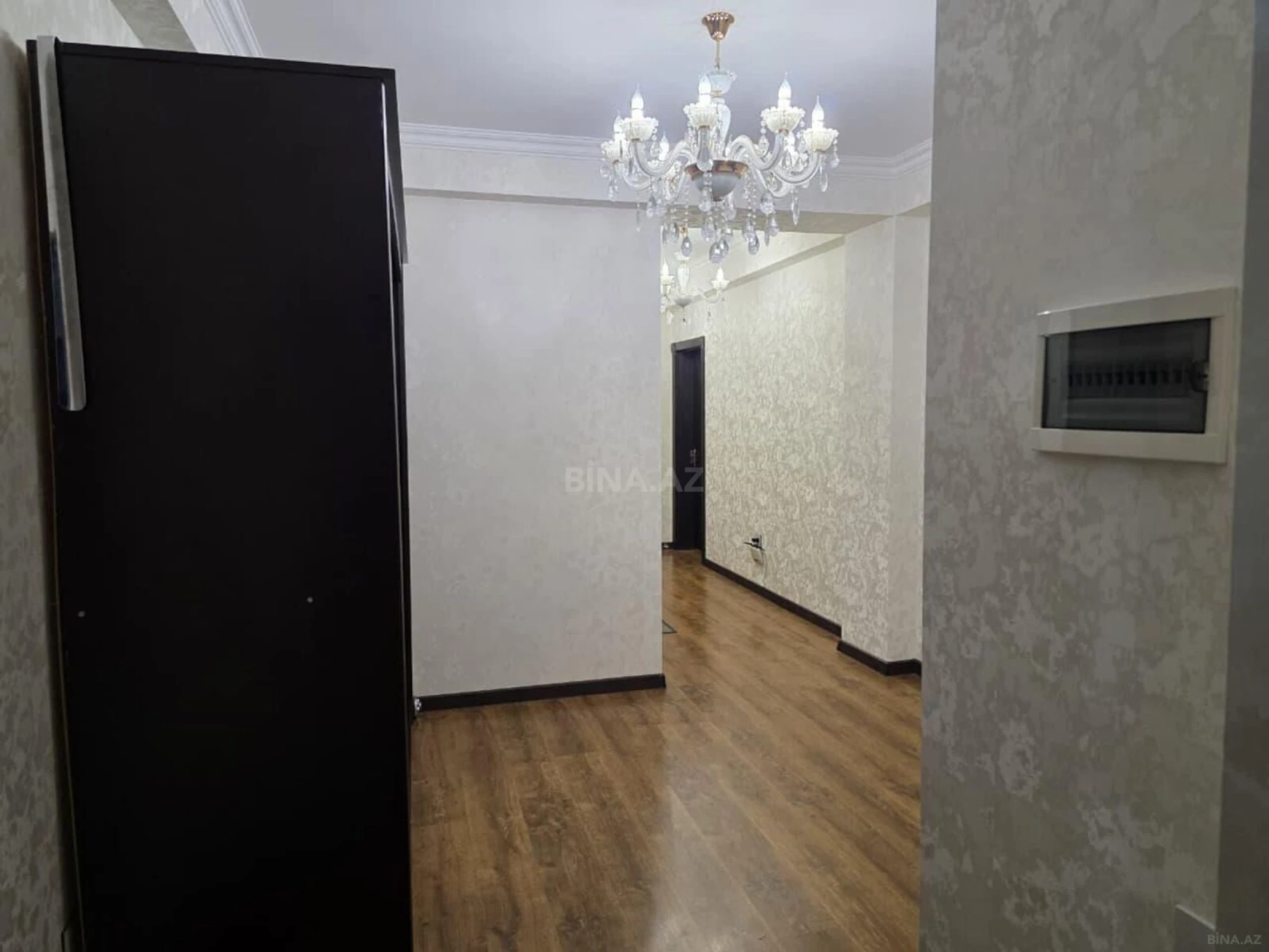 Satılır 3 otaqlı mənzil 107 m²