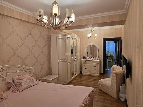 Satılır 3 otaqlı mənzil 107 m²
