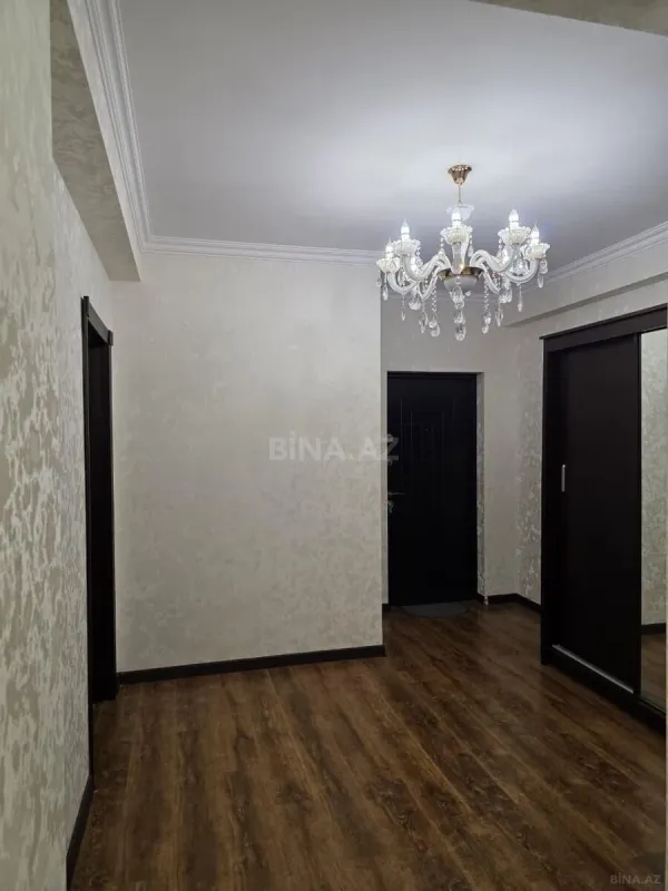 Satılır 3 otaqlı mənzil 107 m²