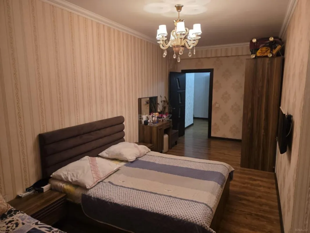 Satılır 3 otaqlı mənzil 107 m²