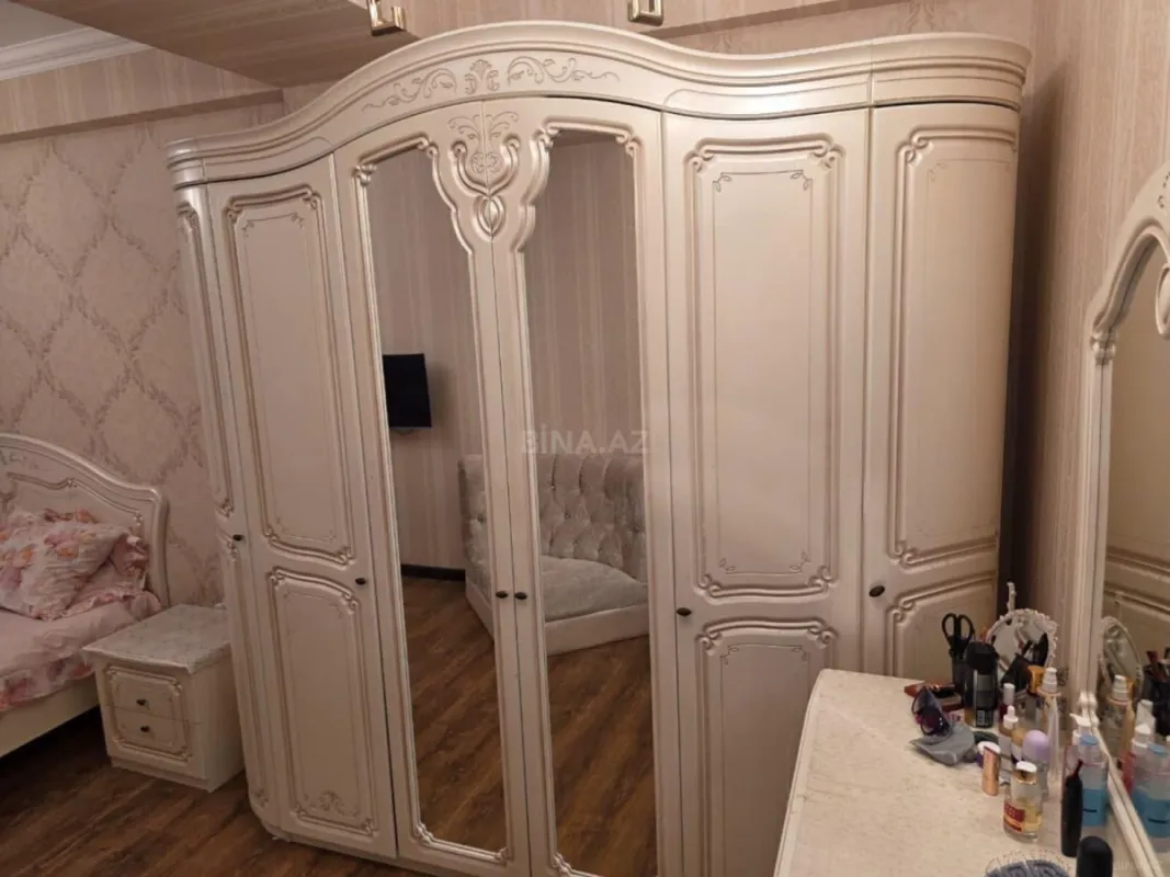 Satılır 3 otaqlı mənzil 107 m²