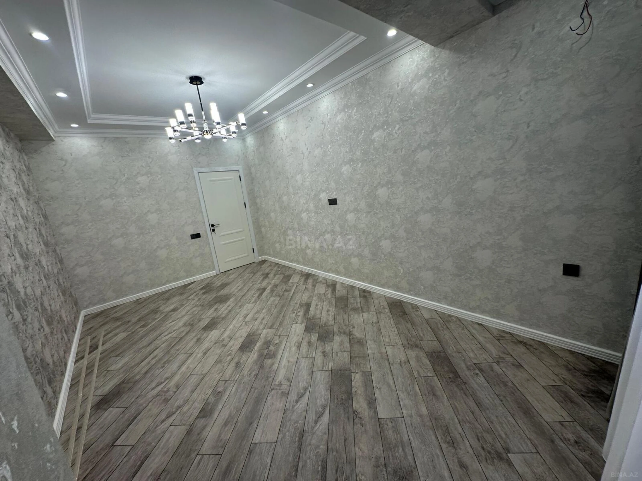 Satılır 2 otaqlı mənzil 79 m²