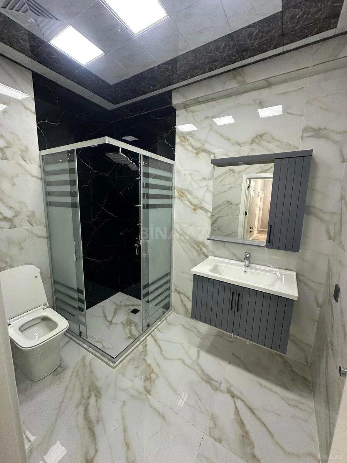 Satılır 2 otaqlı mənzil 79 m²