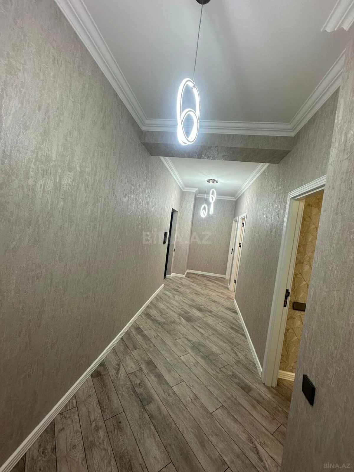 Satılır 2 otaqlı mənzil 79 m²
