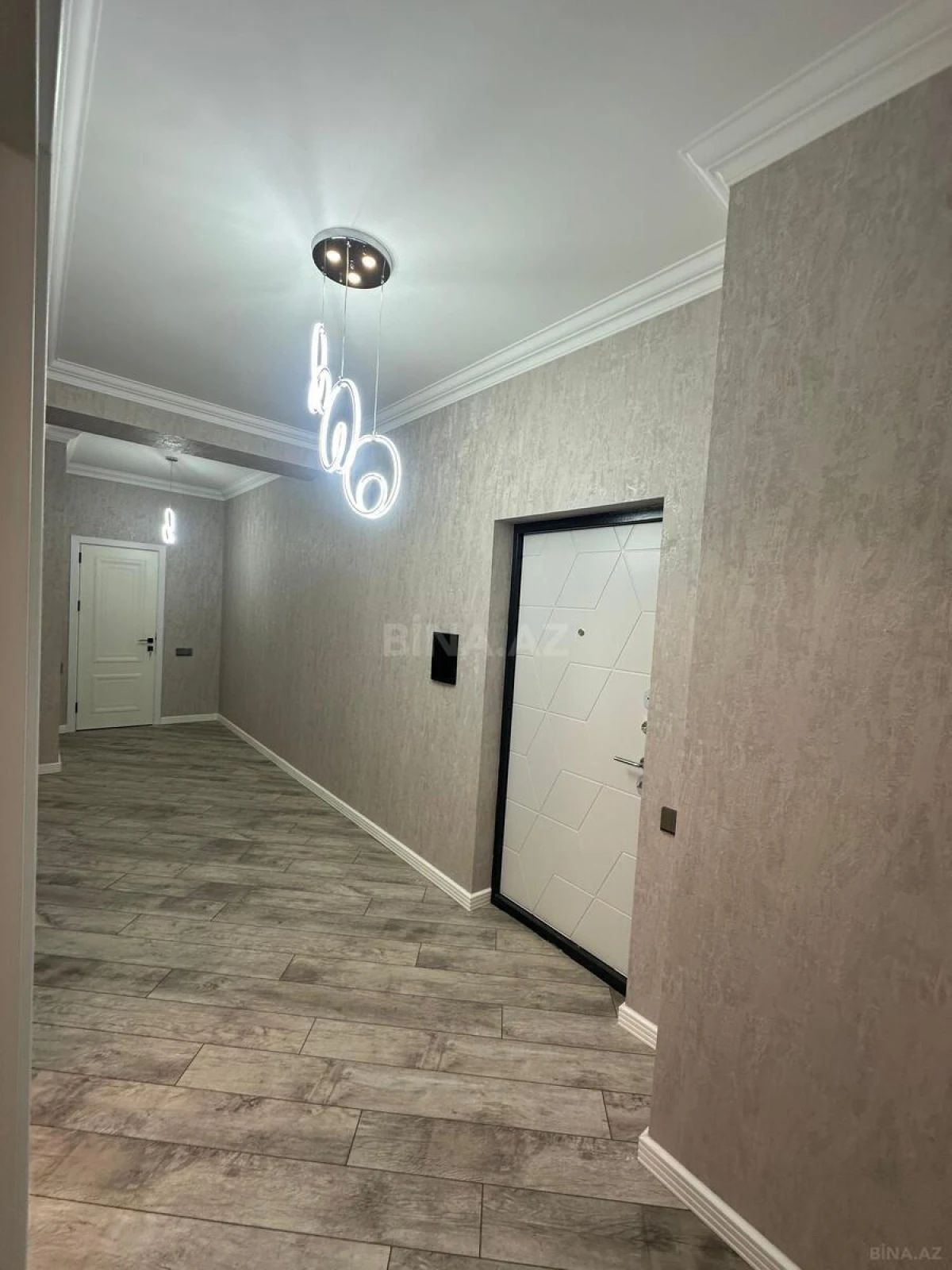 Satılır 2 otaqlı mənzil 79 m²