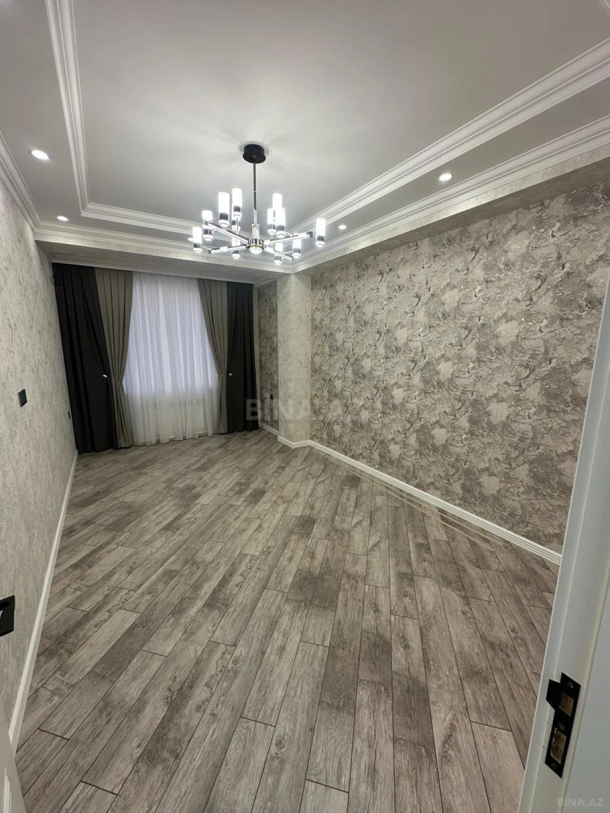 Satılır 2 otaqlı mənzil 79 m²