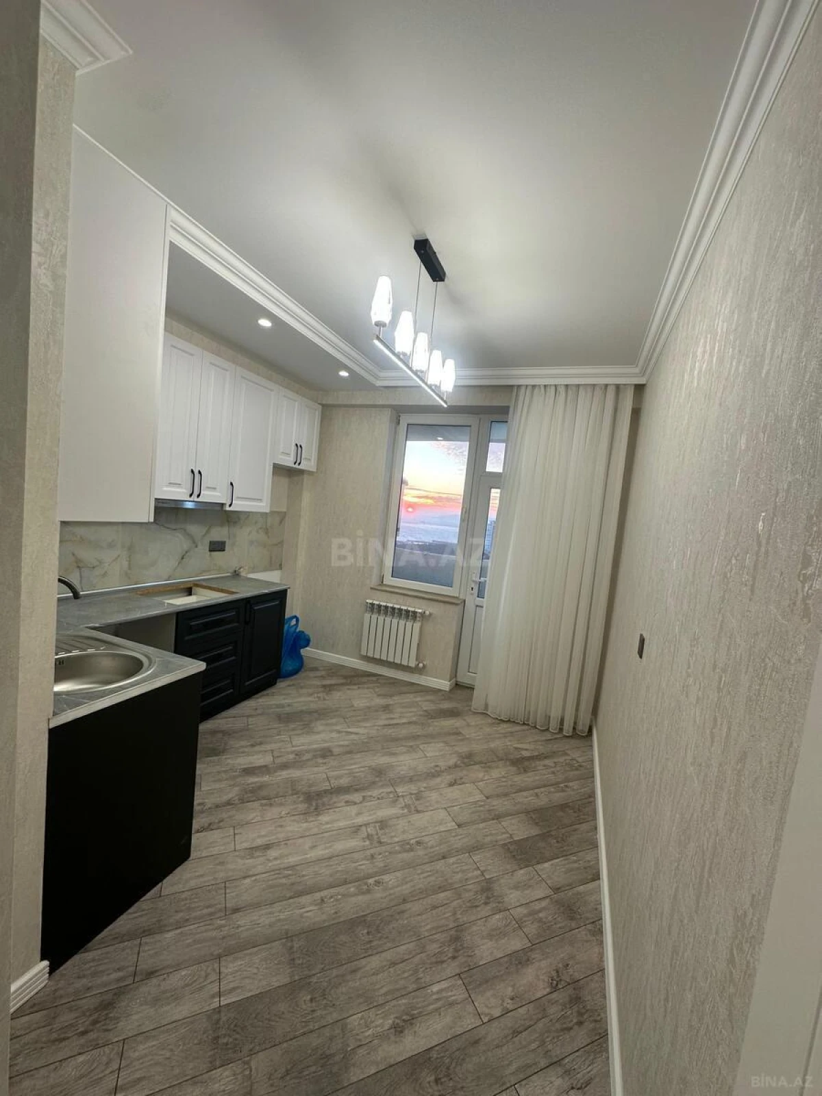 Satılır 2 otaqlı mənzil 79 m²