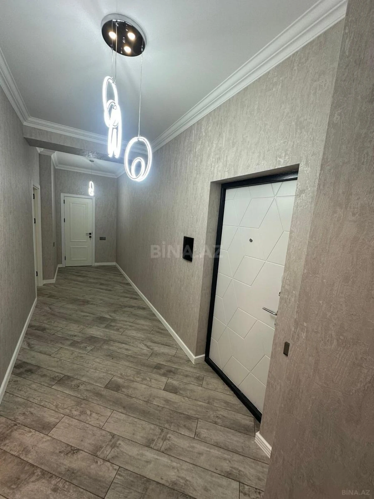 Satılır 2 otaqlı mənzil 79 m²