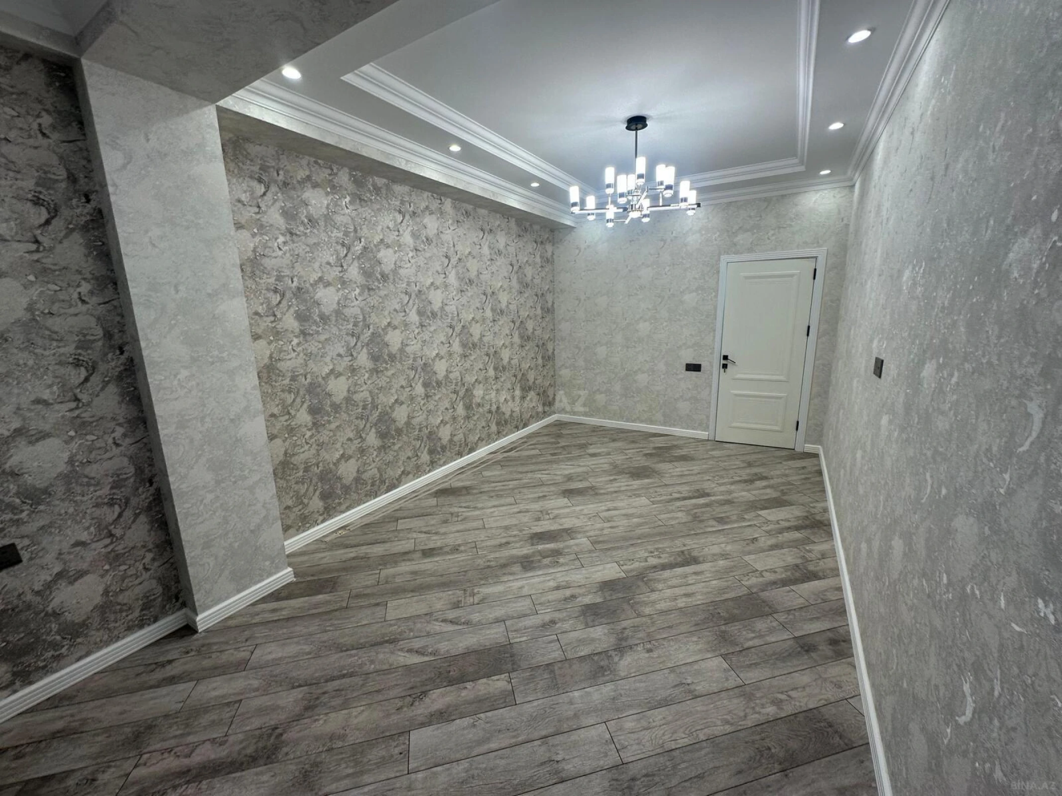 Satılır 2 otaqlı mənzil 79 m²