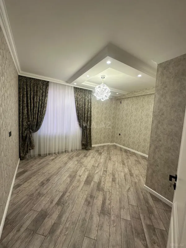 Satılır 2 otaqlı mənzil 79 m²
