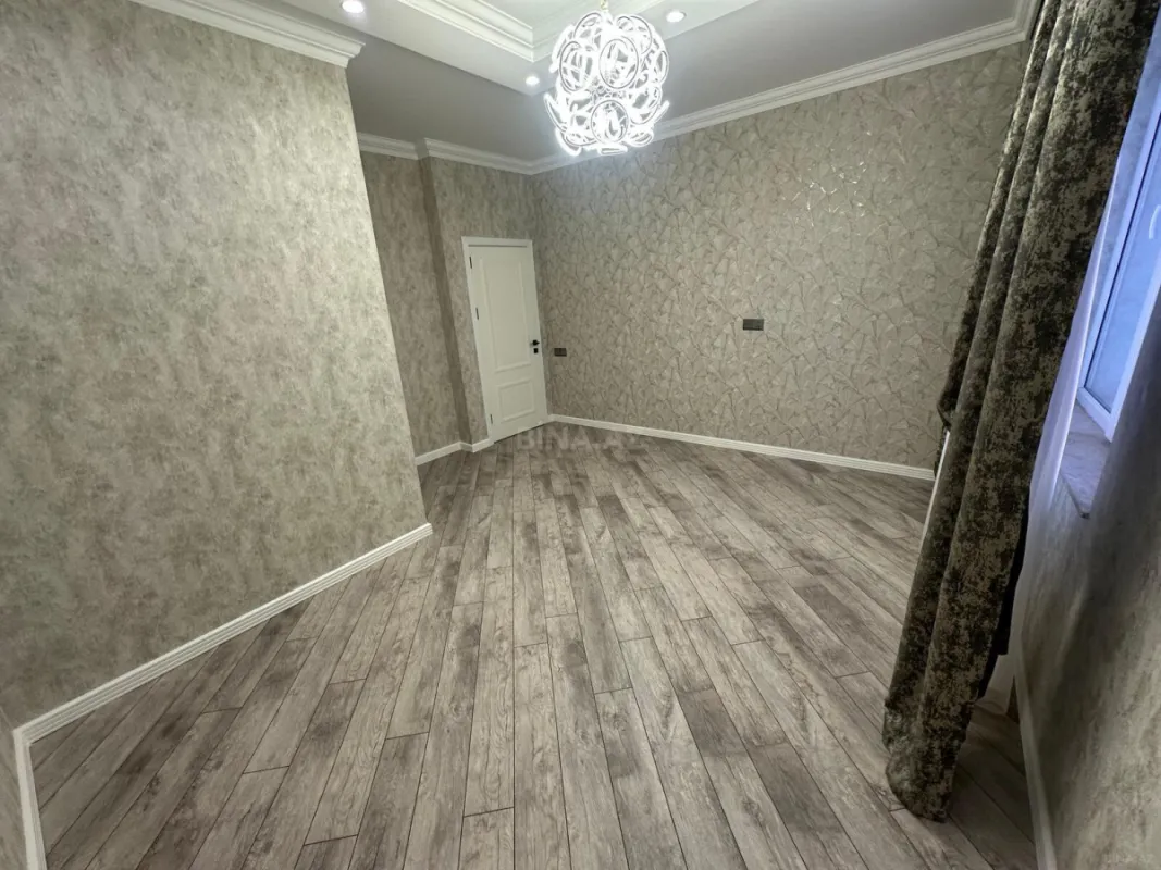 Satılır 2 otaqlı mənzil 79 m²