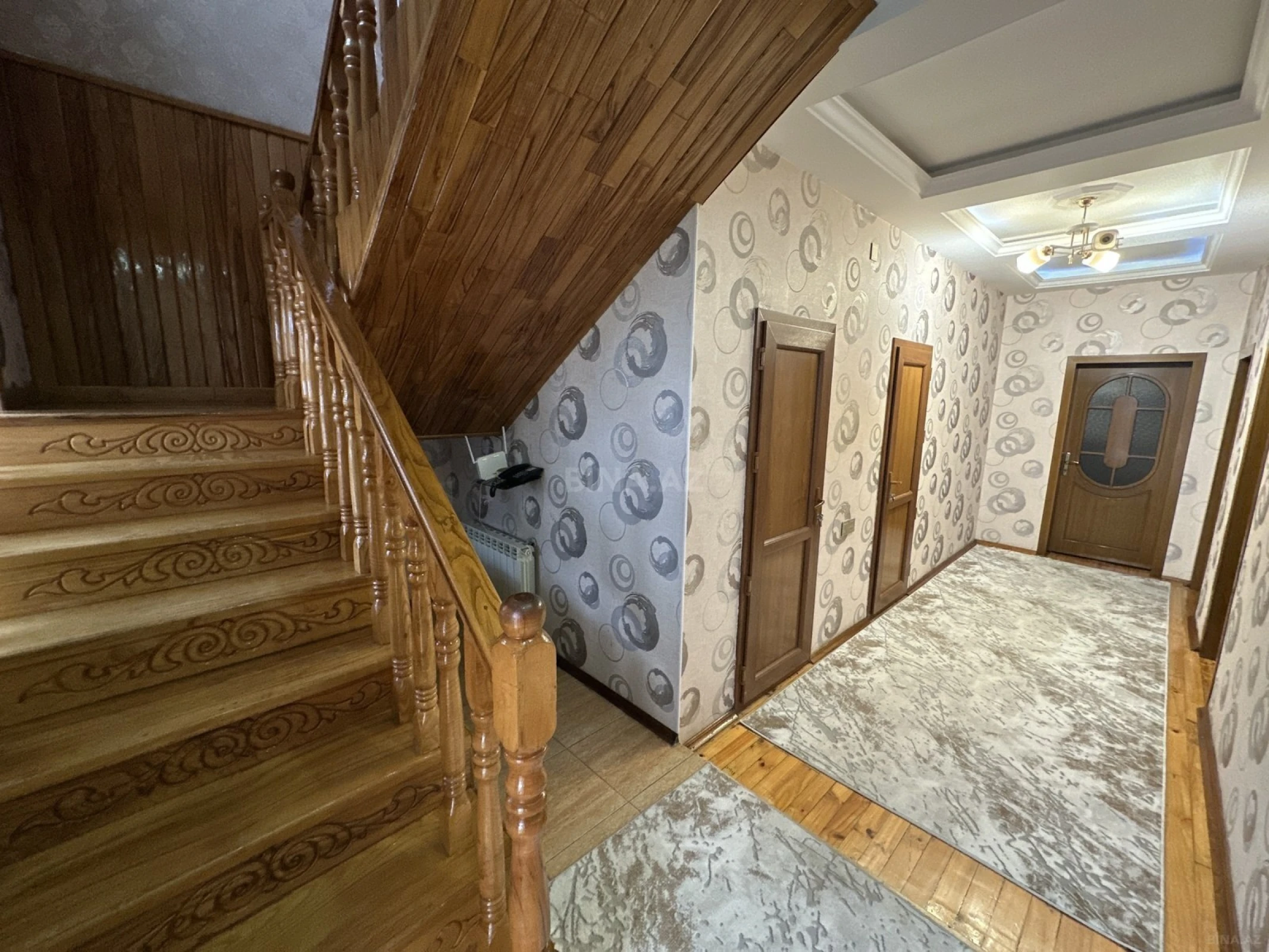 Satılır 7 otaqlı həyət evi 300 m²