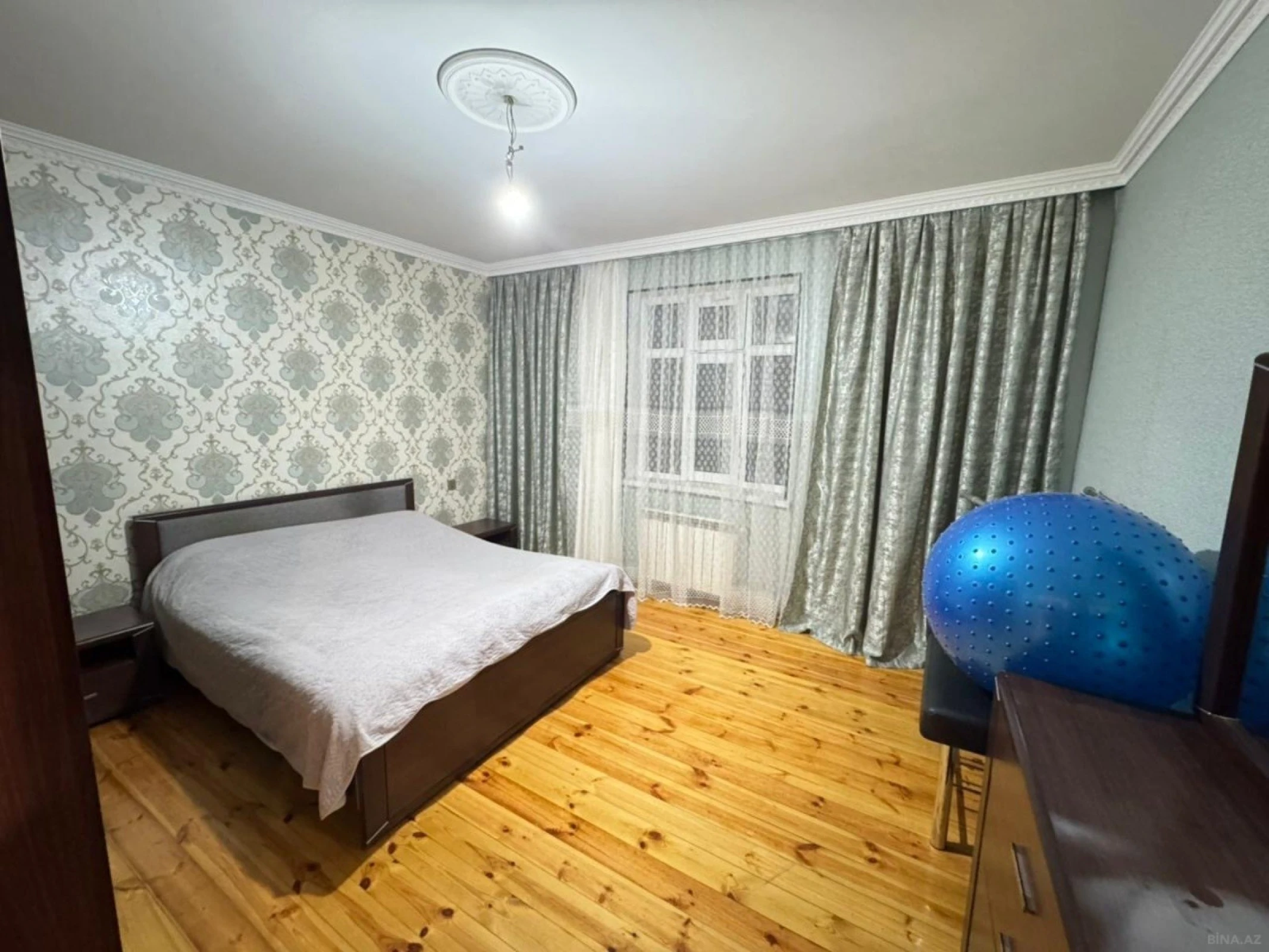 Satılır 7 otaqlı həyət evi 300 m²