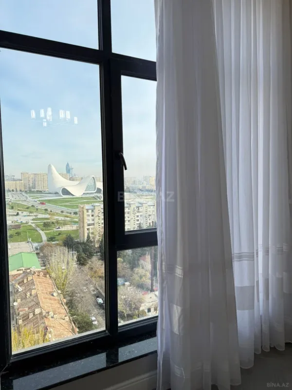 Kirayə verilir 3 otaqlı mənzil 130 m²