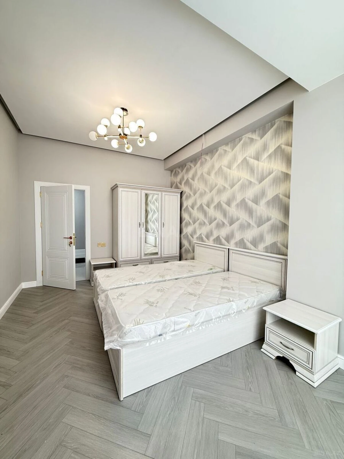 Kirayə verilir 3 otaqlı mənzil 130 m²