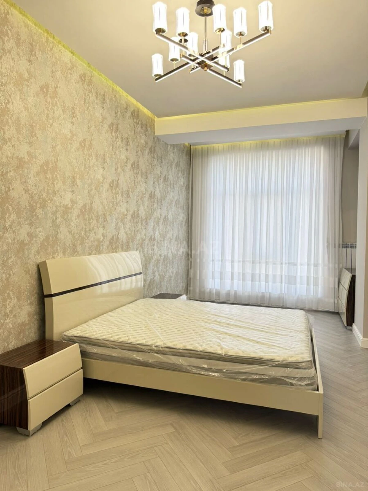 Kirayə verilir 3 otaqlı mənzil 130 m²